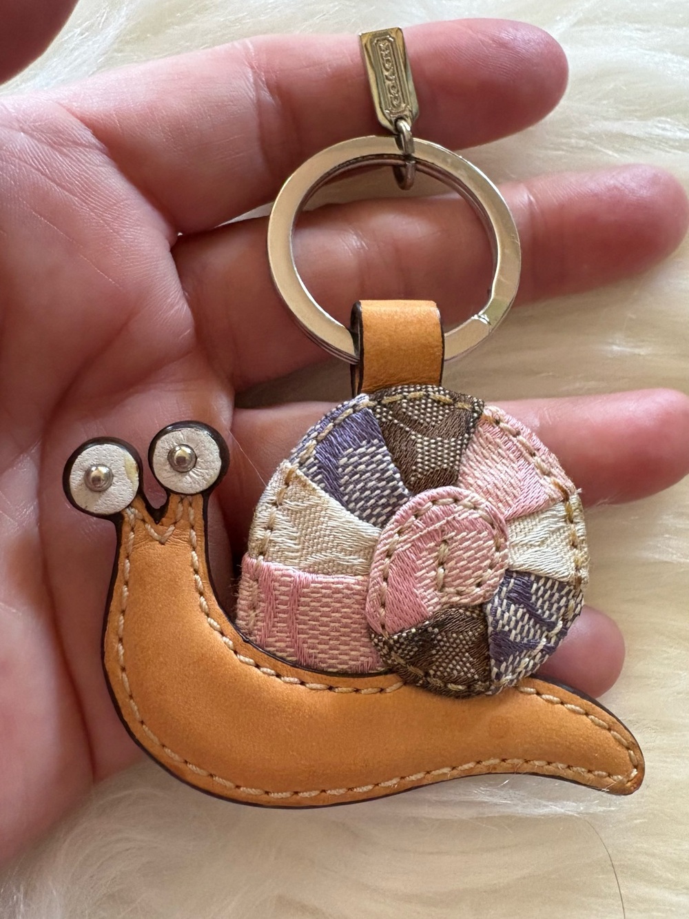 RARE VINTAGE COACH LEATHER SNAIL PINK SIGNATURE PATCHWORK JACQUARD KEYCHAIN - Picture 5 of 9